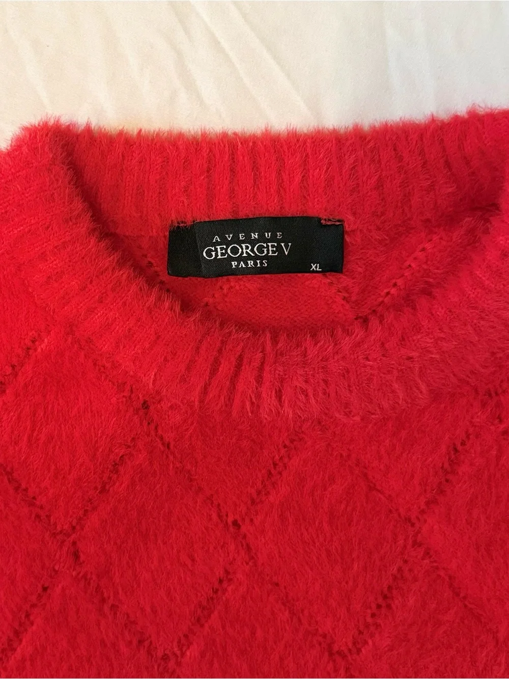George V Paris Red Crewneck Fuzzy Sweater with Black Logo Men’s XL (MM24)
